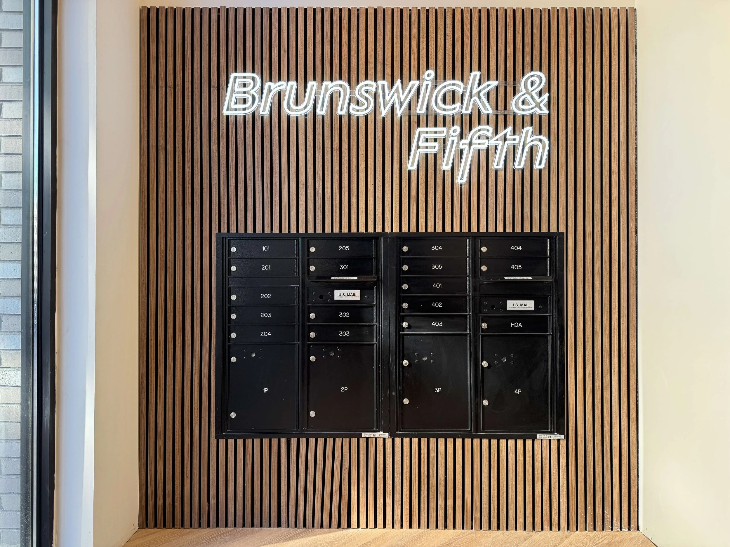 160 Brunswick — interior