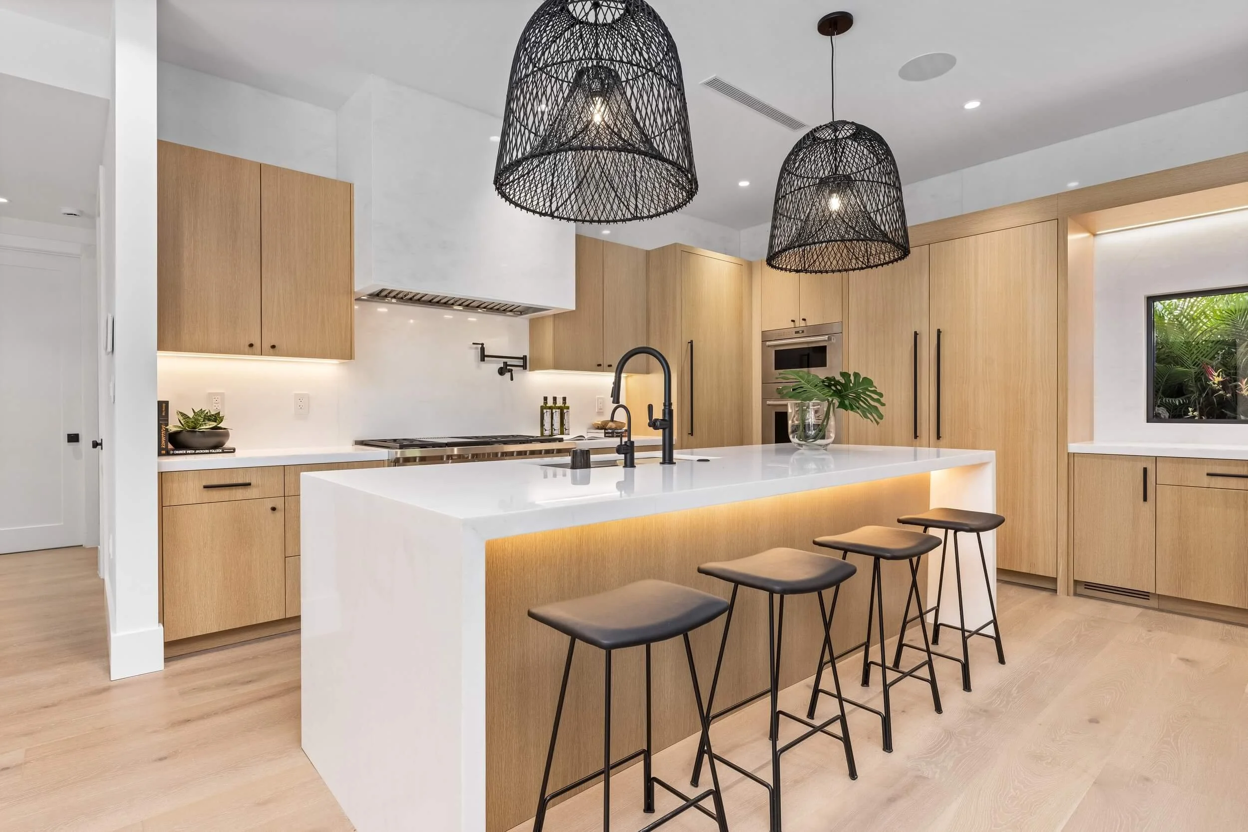 4024 Bonita — kitchen