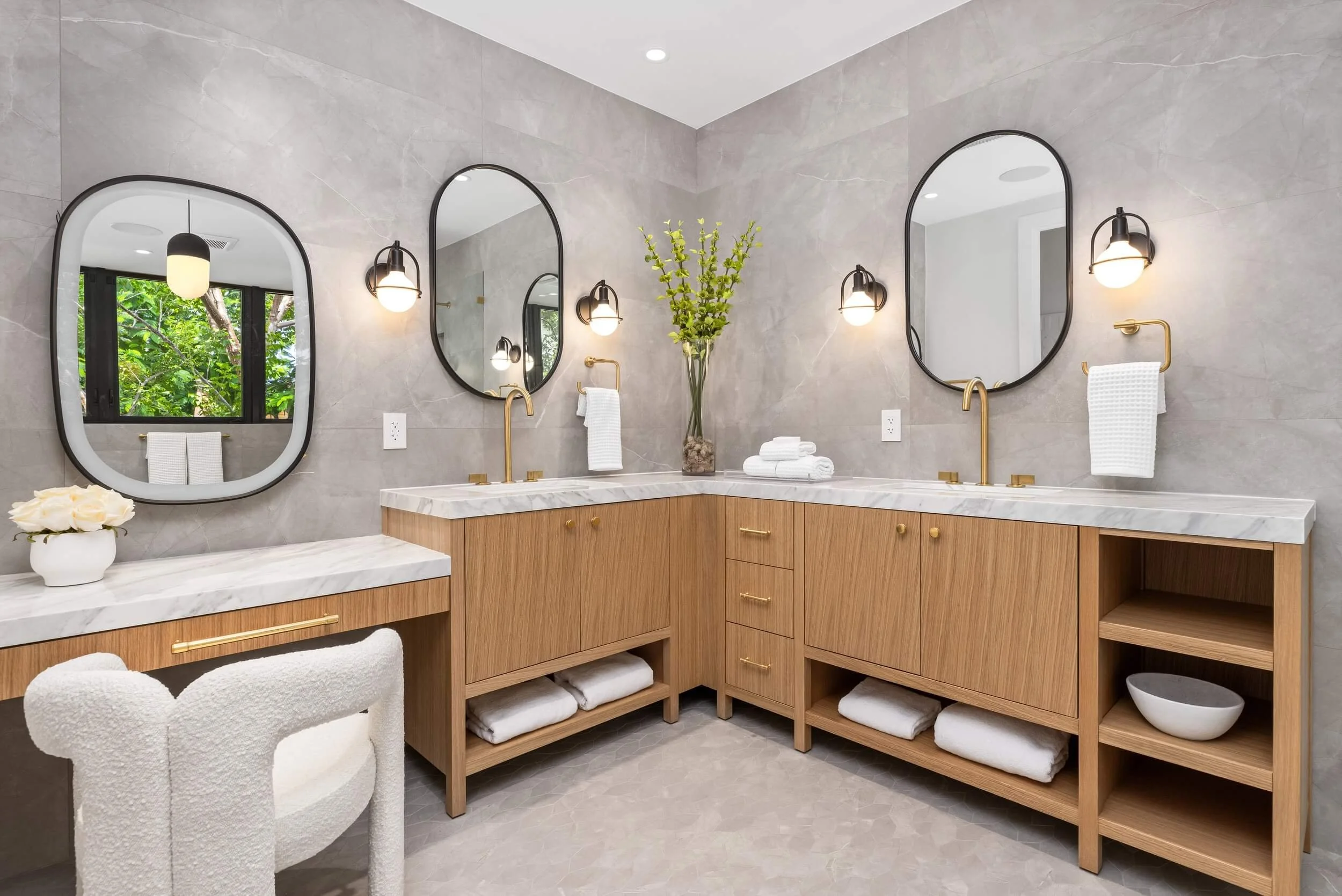 4024 Bonita — bathroom