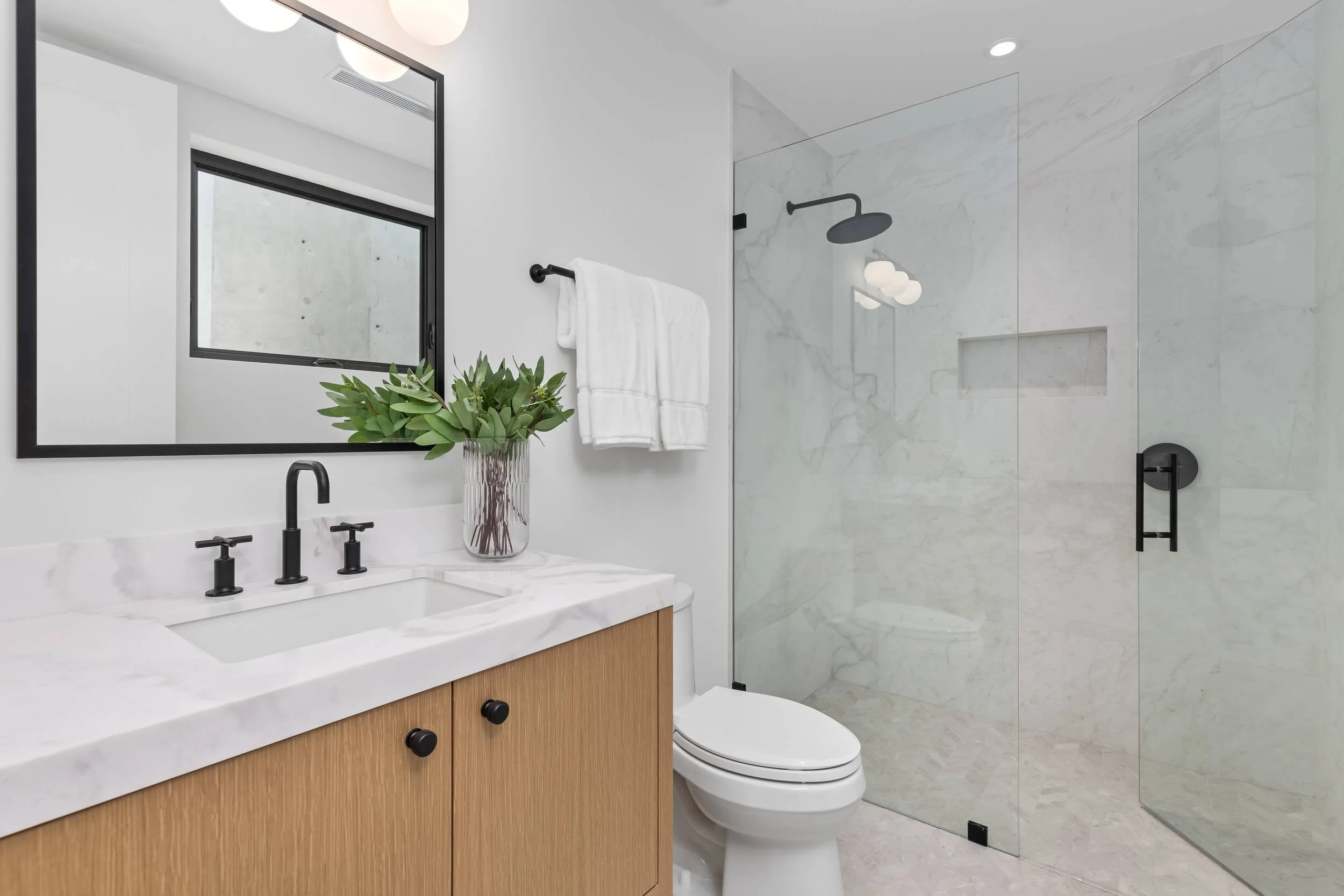 4024 Bonita — bathroom