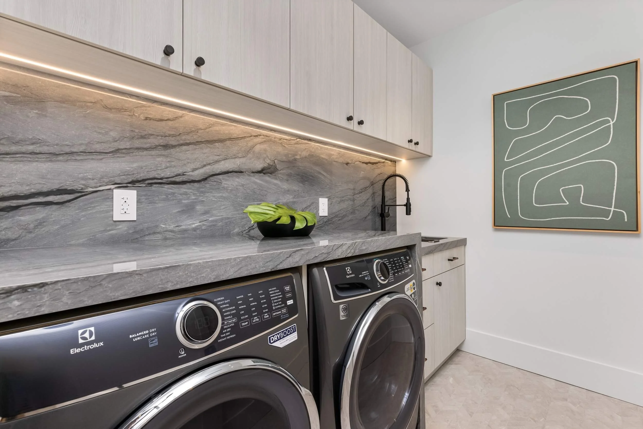 4024 Bonita — interior