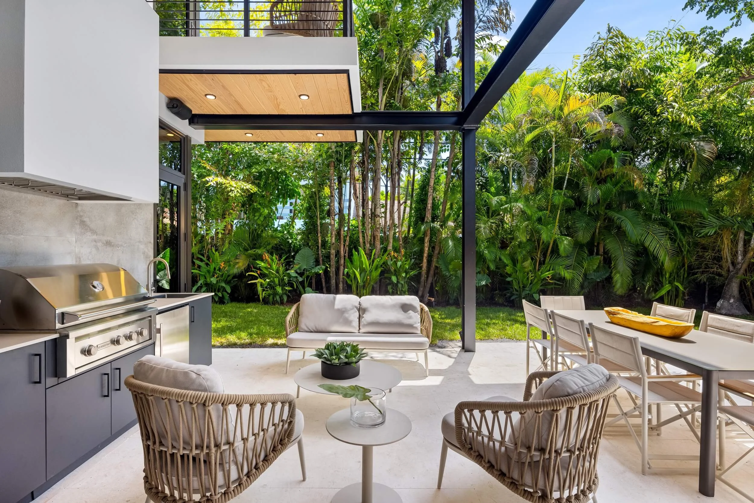 4024 Bonita — interior