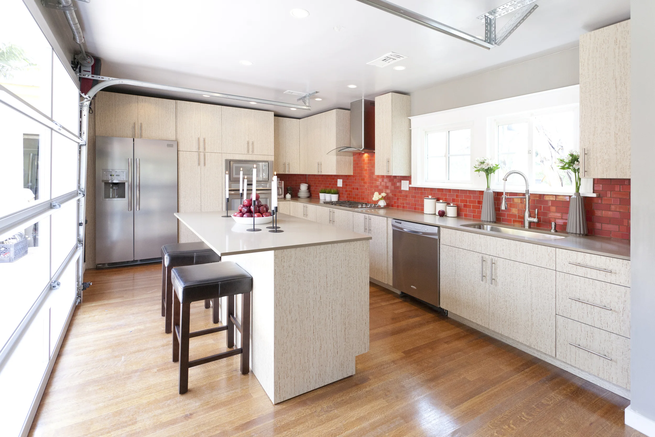 Airy LA Kitchen — kitchen