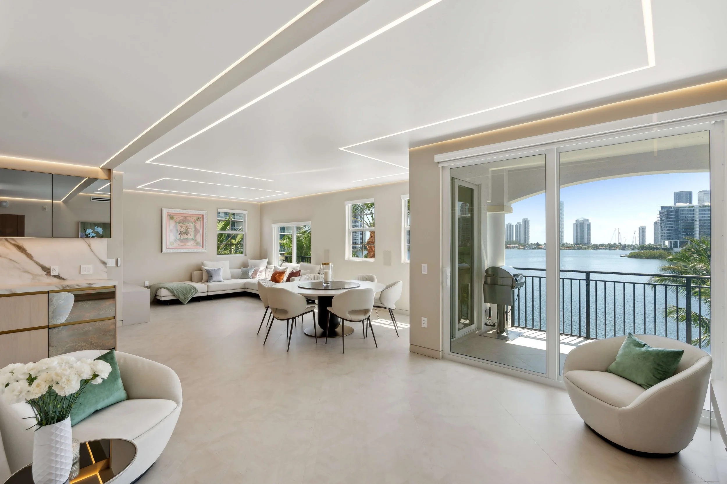 Aventura Condo by the Bay — living room