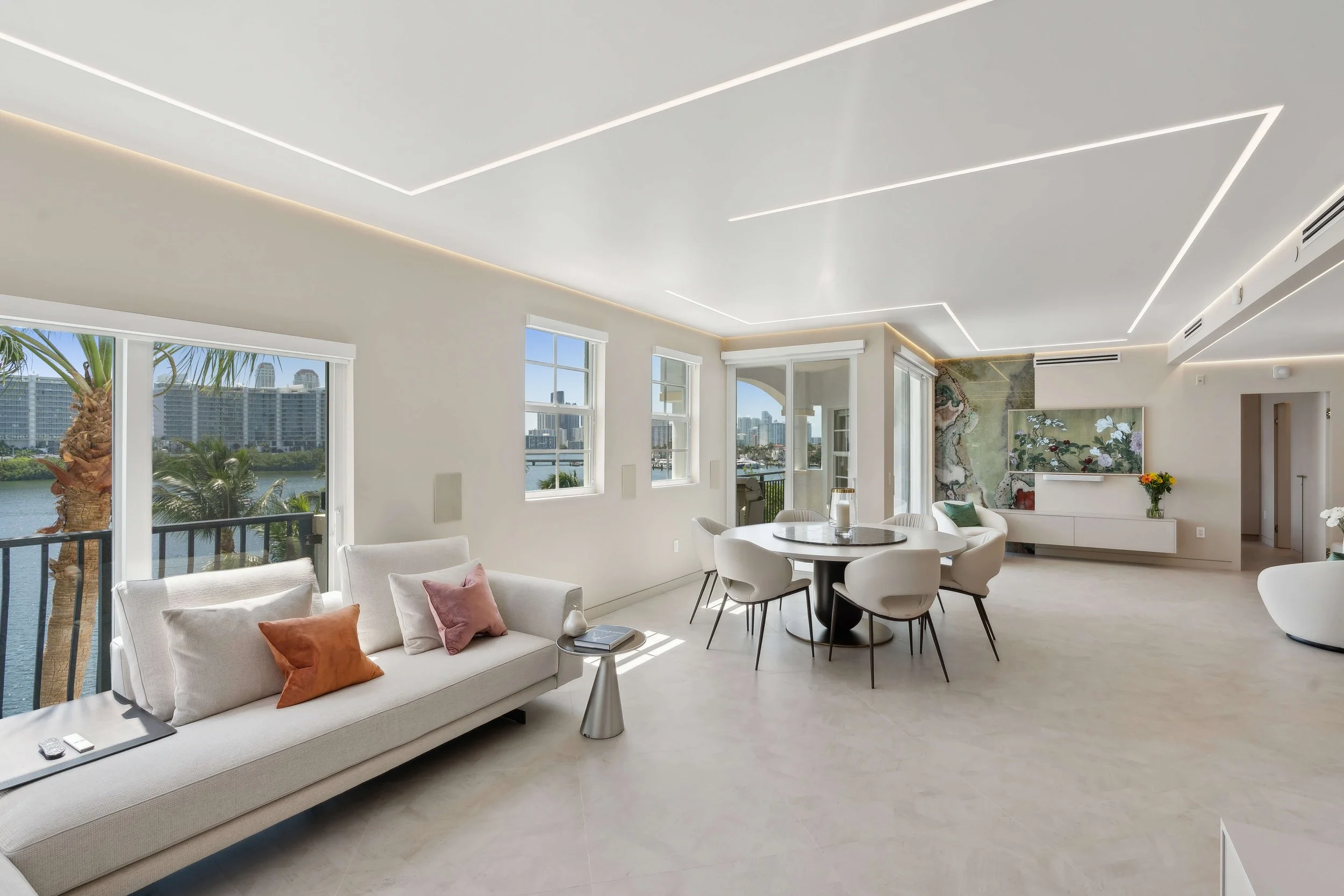 Aventura Condo by the Bay — living room