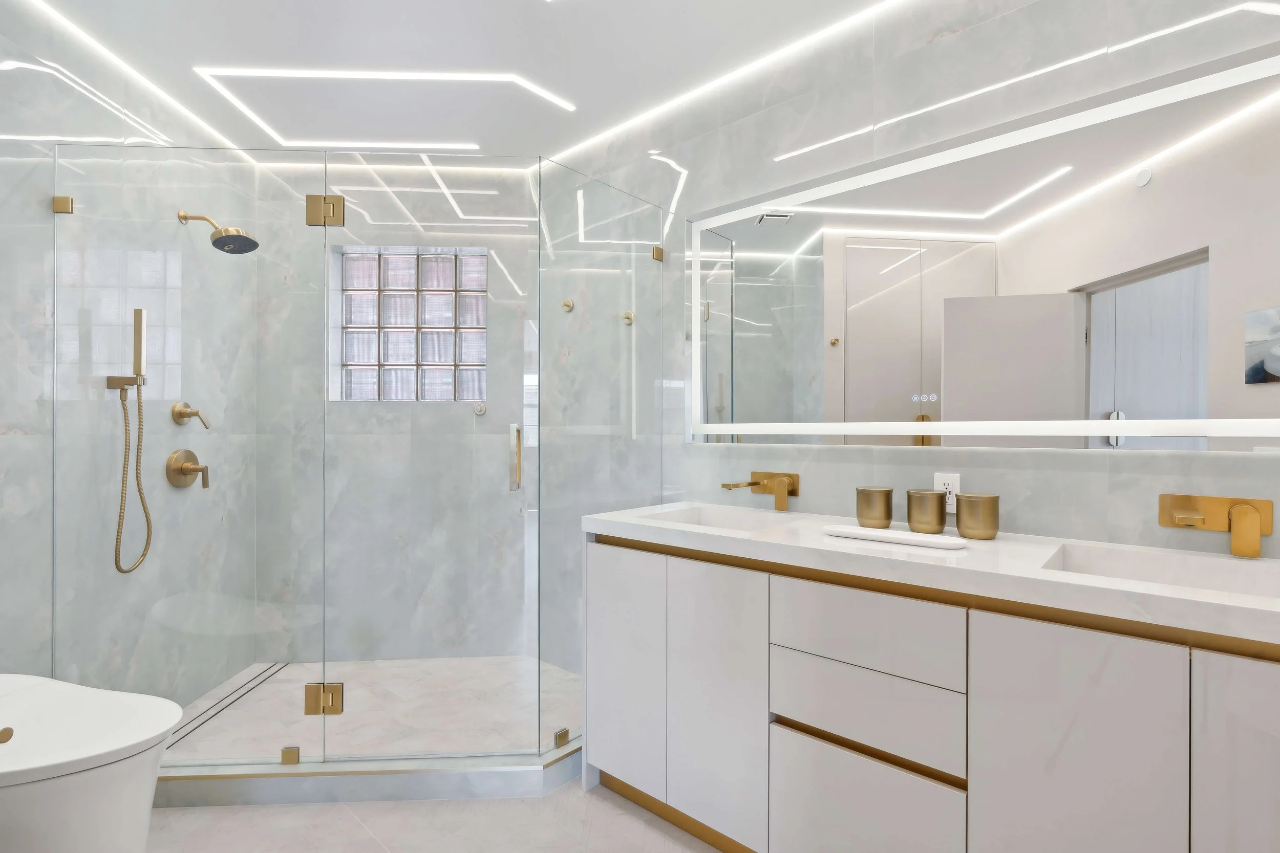 Aventura Condo by the Bay — bathroom