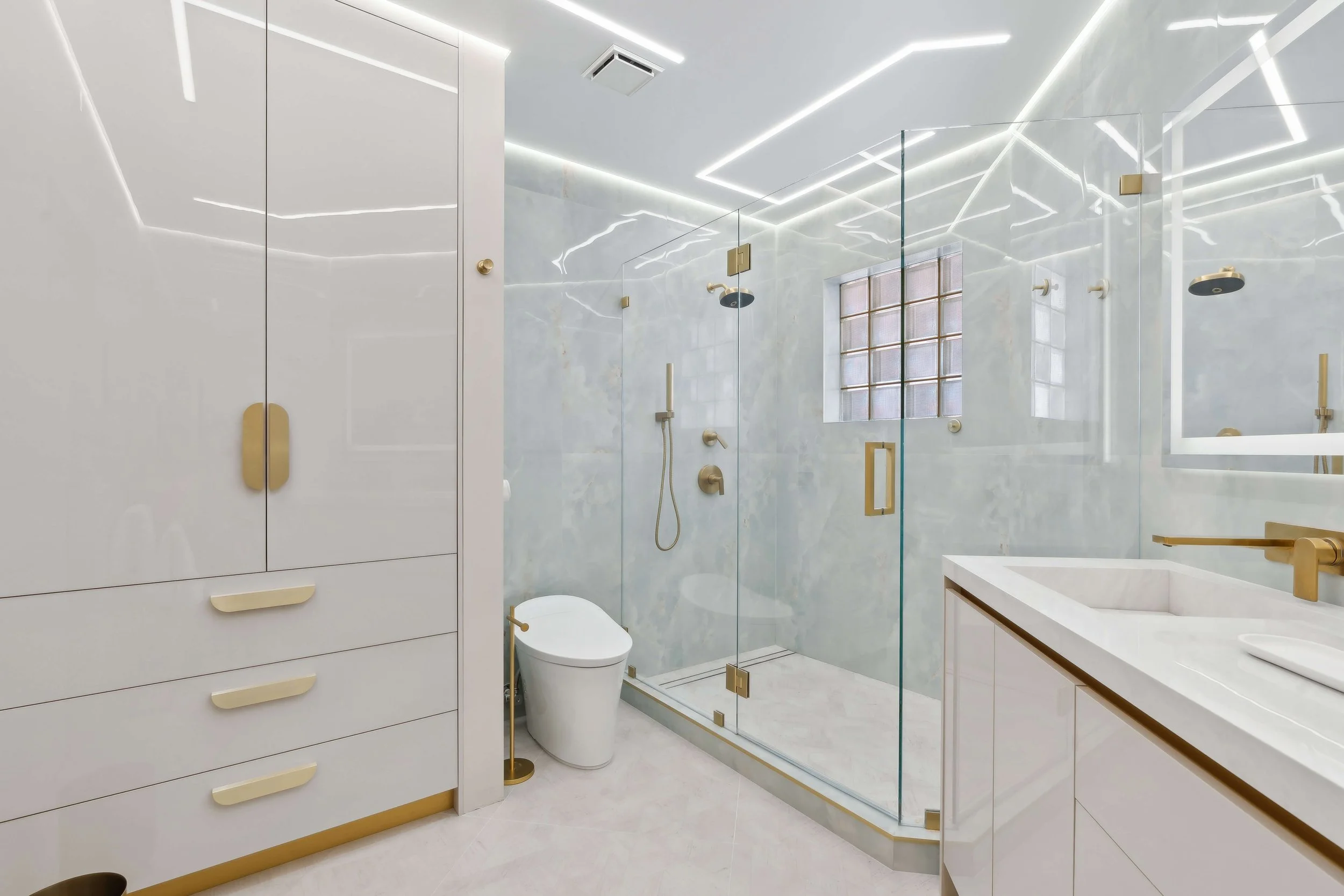 Aventura Condo by the Bay — bathroom