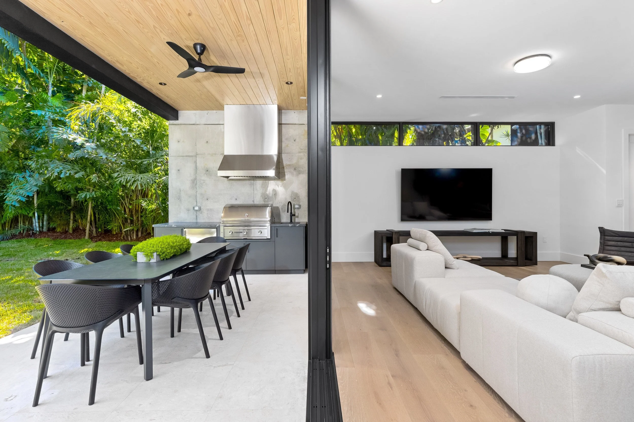 Little Palmetto — living room
