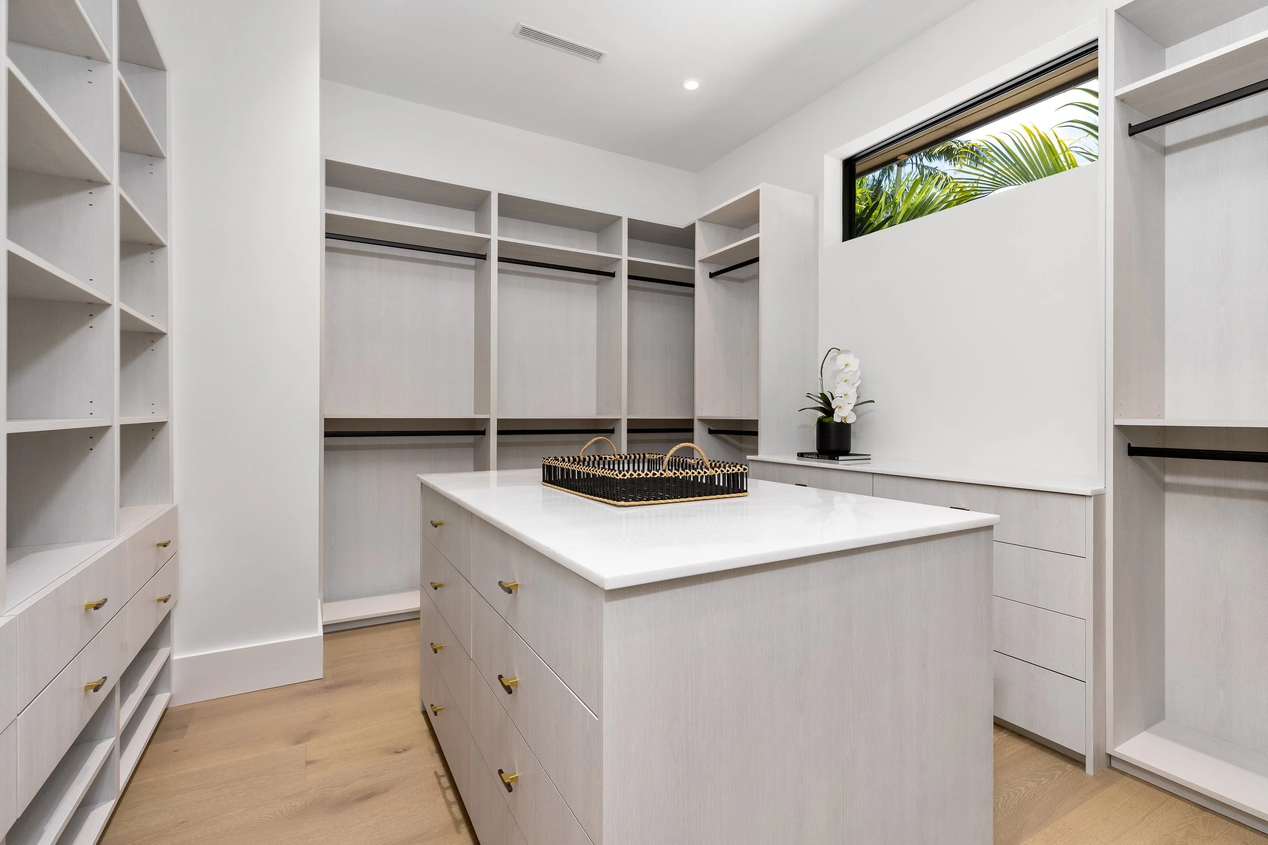 Little Palmetto — interior
