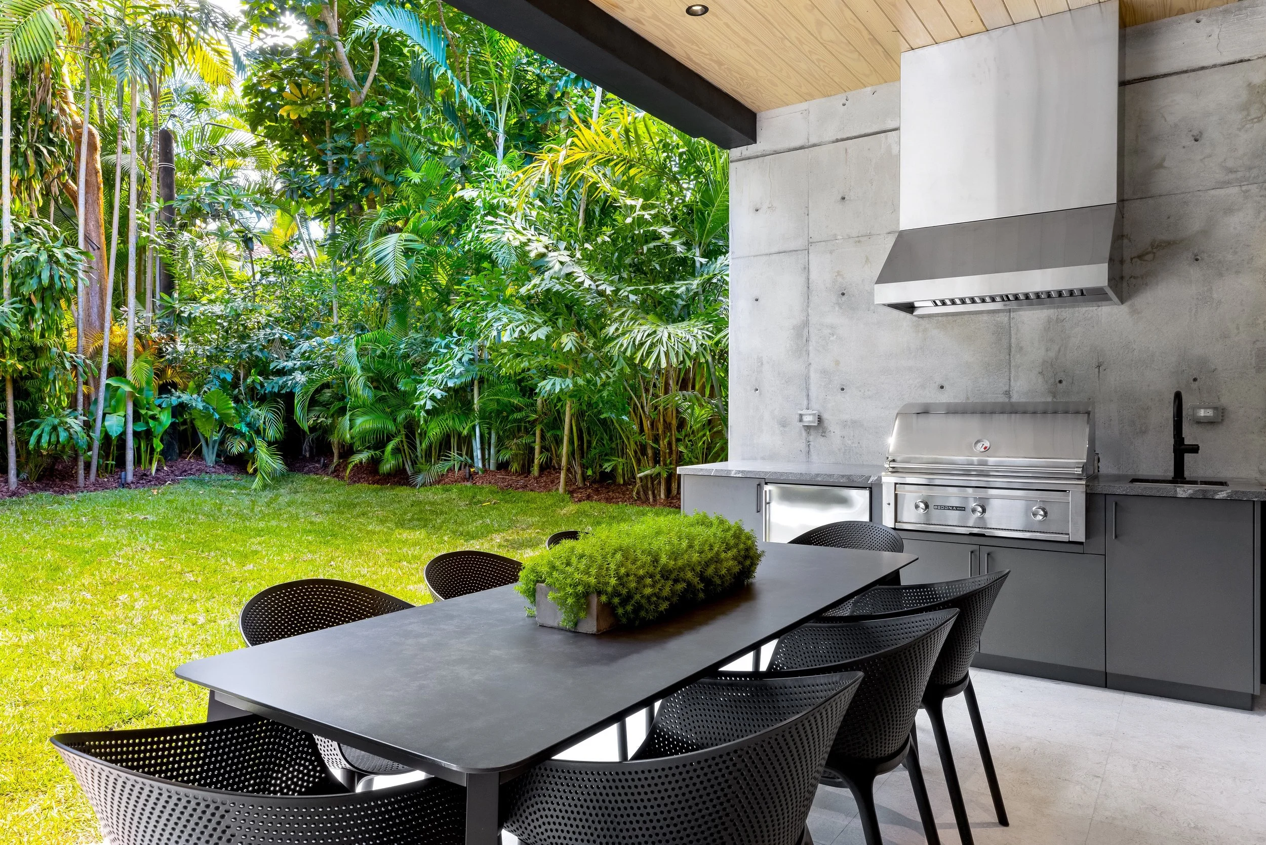 Little Palmetto — interior