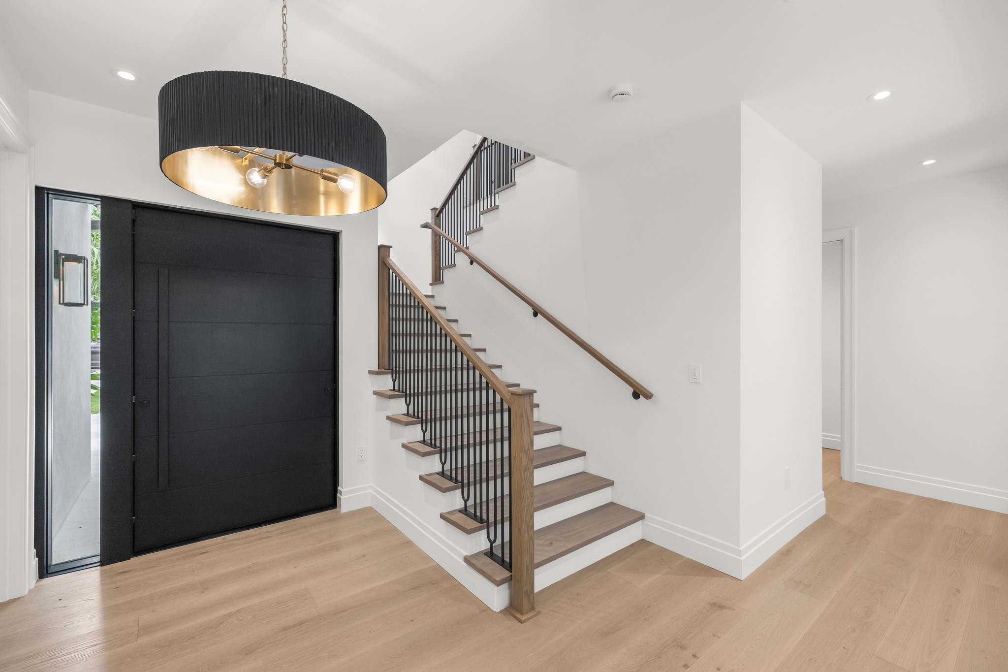 4150 El Prado — entry and stair