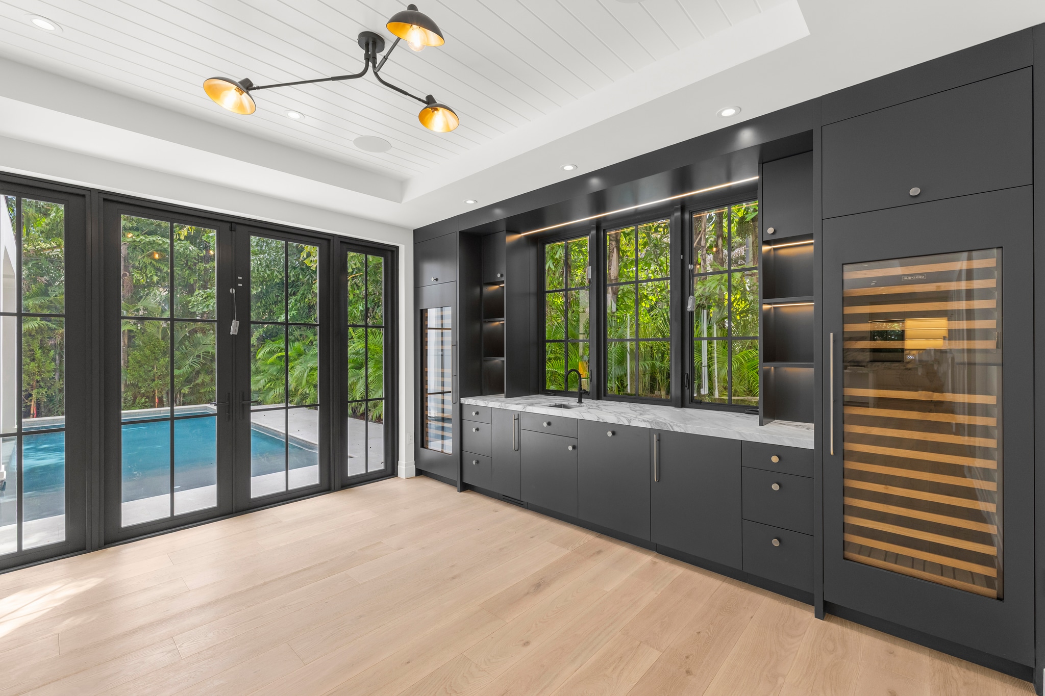 4150 El Prado — bar and wine wall