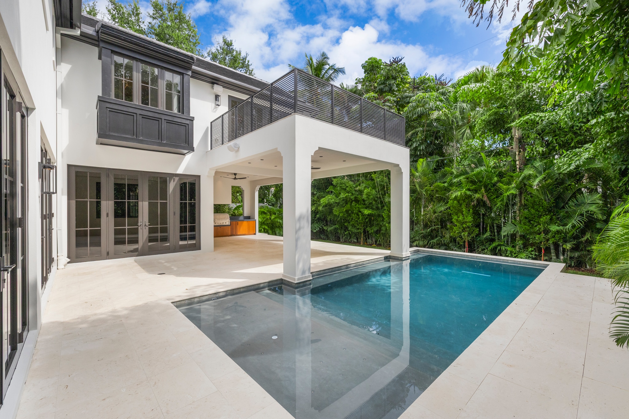 4150 El Prado — pool and loggia